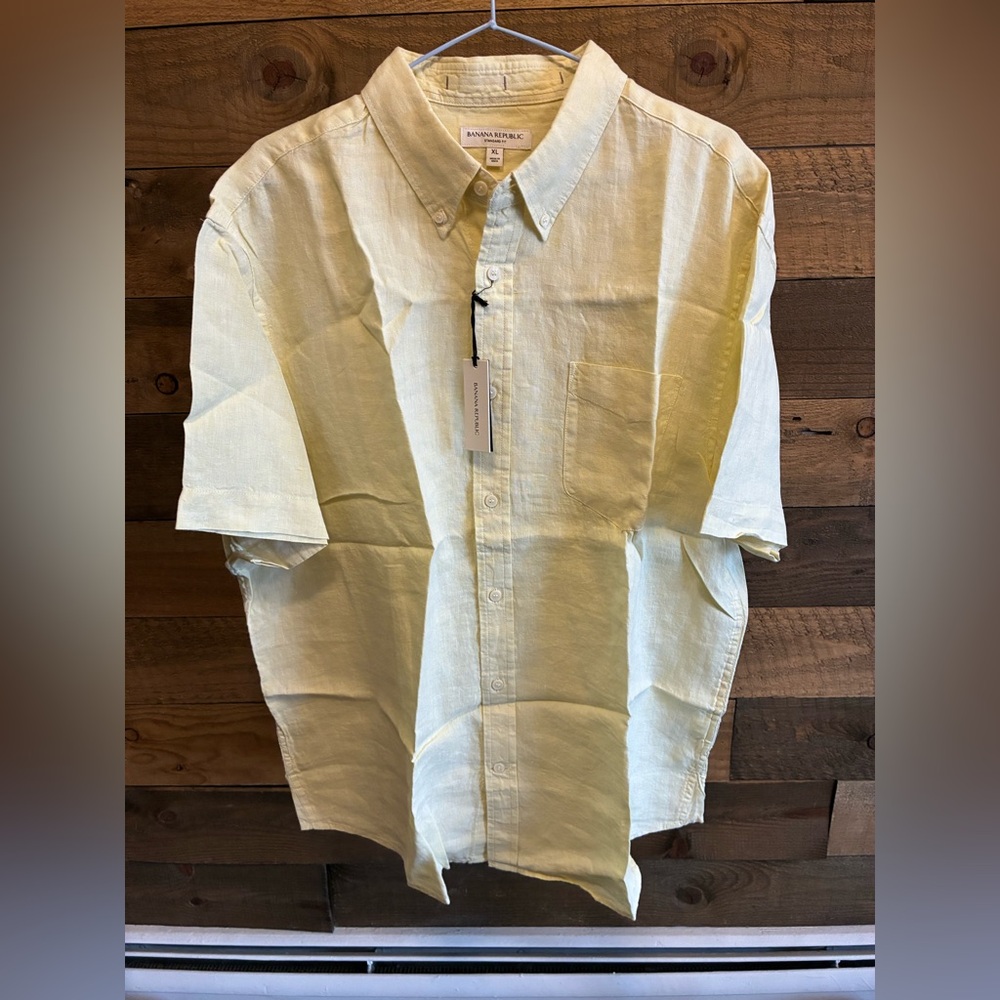 Banana Republic Light Yellow Casual Button Down Shirt